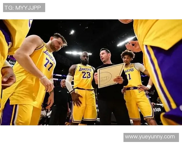 湖人对决热火全场精彩回顾与赛后分析，谁能笑到最后